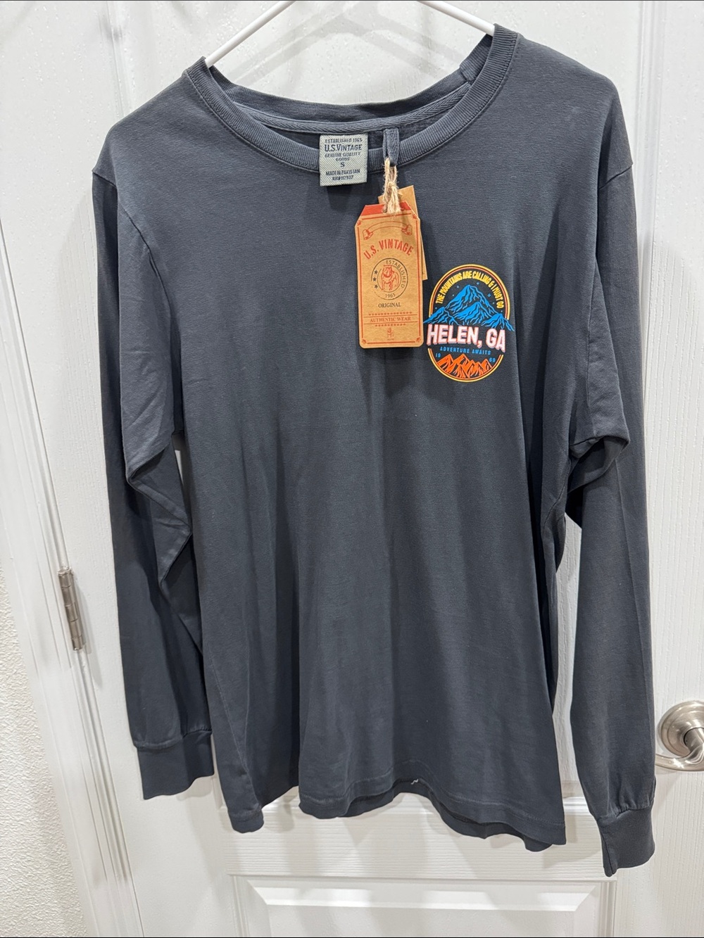 U.S. Vintage Men's Long-Sleeve Tee - Charcoal with Helen, GA Patch